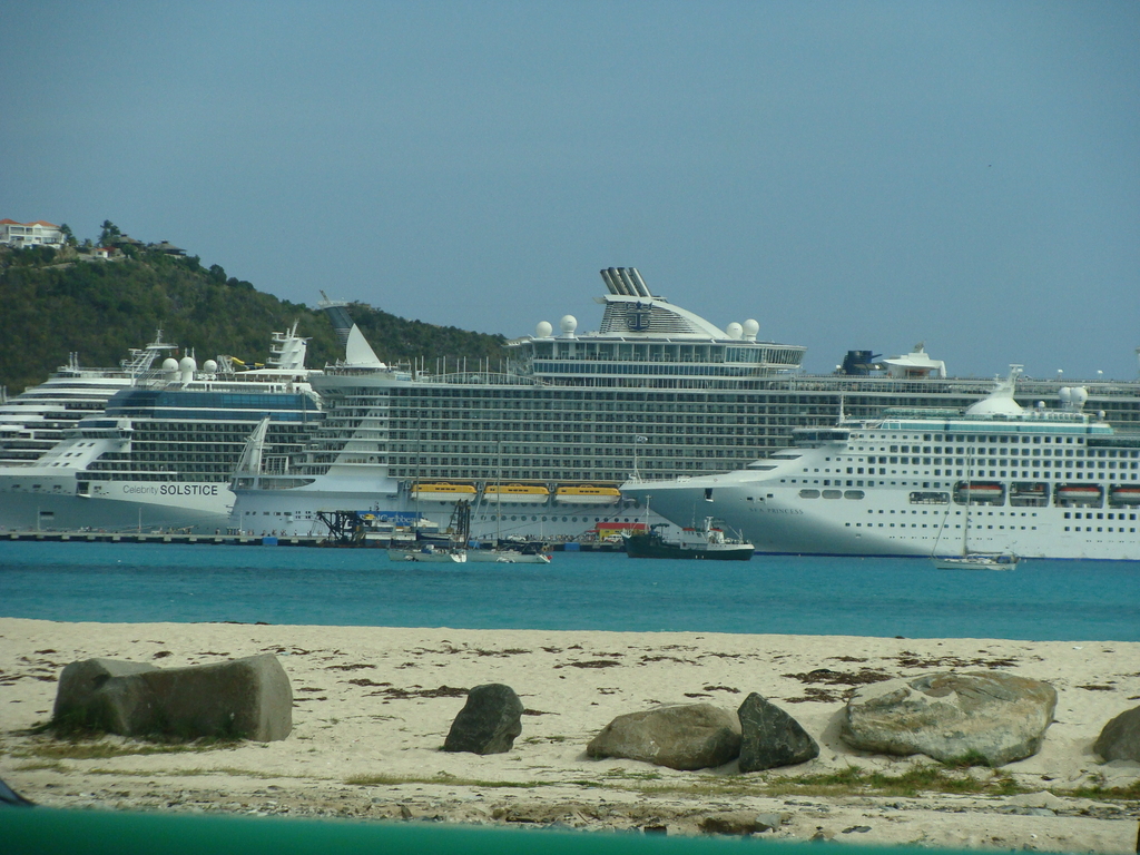 St.Maarten - port view