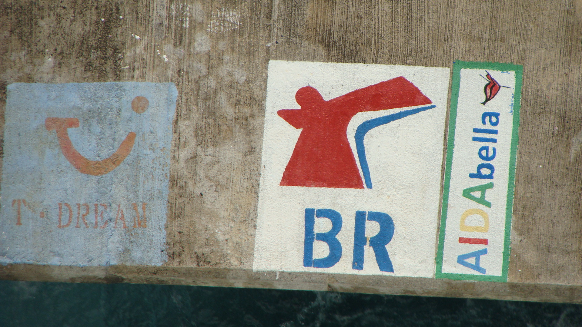 The Breeze pushes away from the pier