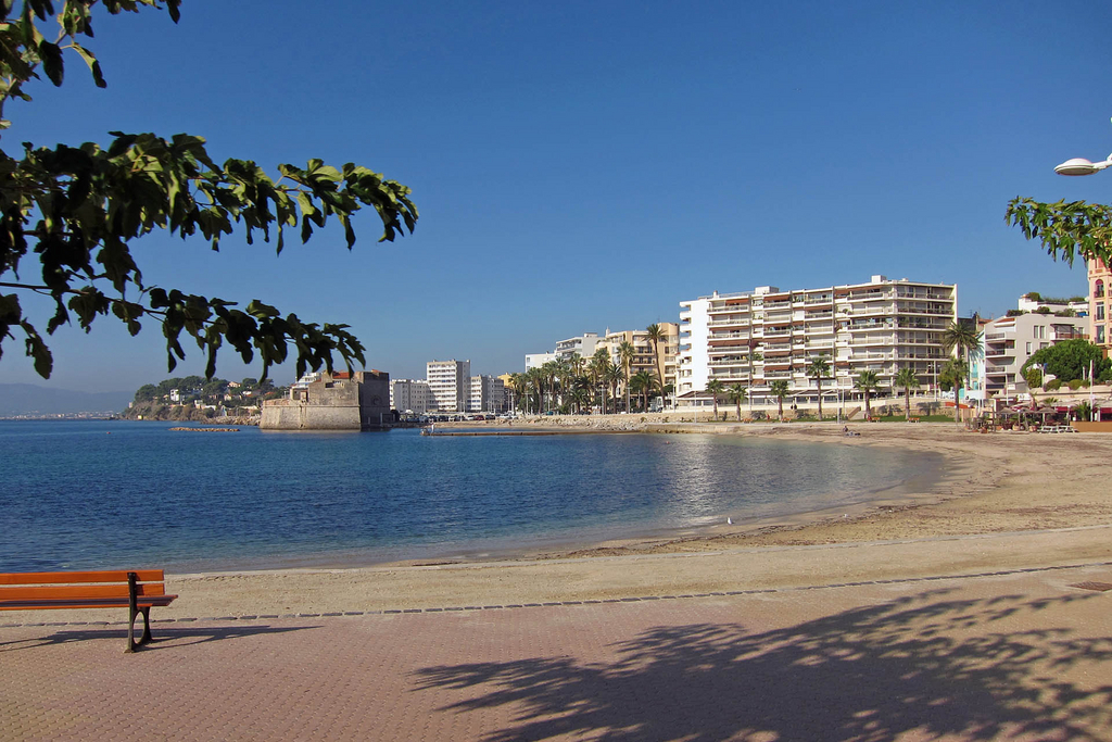 The Med cruise 2010 - Beach in Toulon