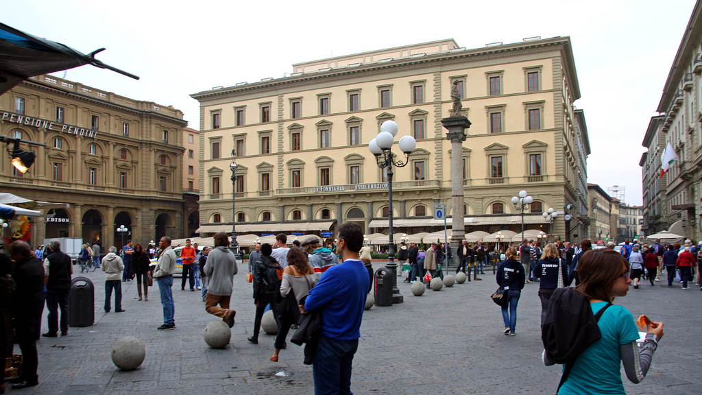 The Med cruise 2010 - Piazza della Repubblica