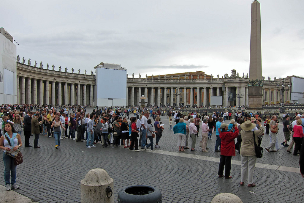 The Med cruise 2010 - Rome, Piazza San Pietro