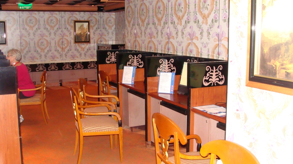 The Web - Internet Cafe