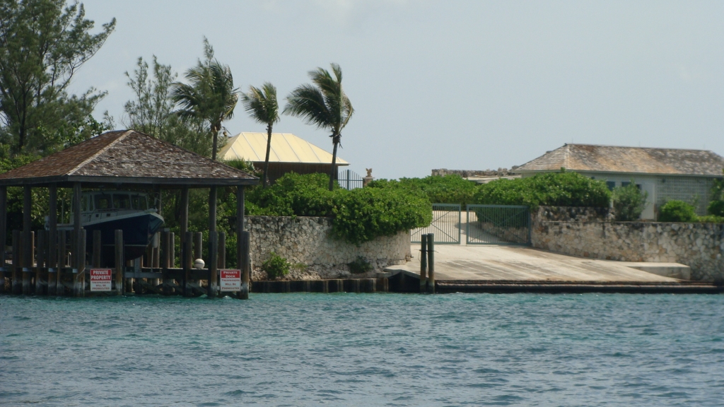 Views from the ferry to Paradise Island