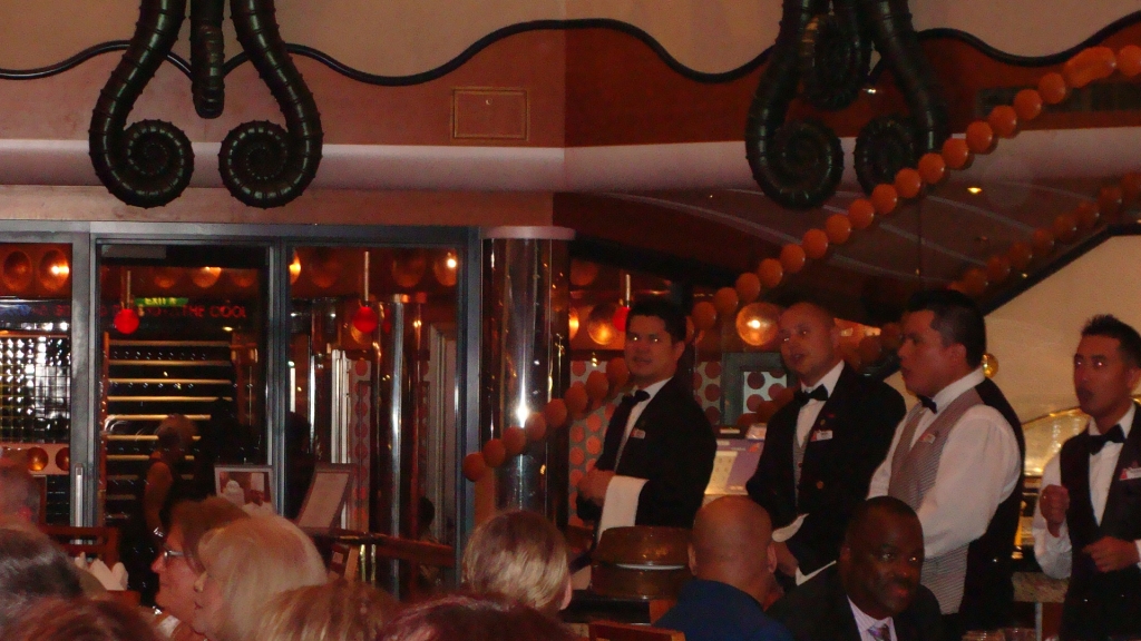 Waiters singing "That's Amore"