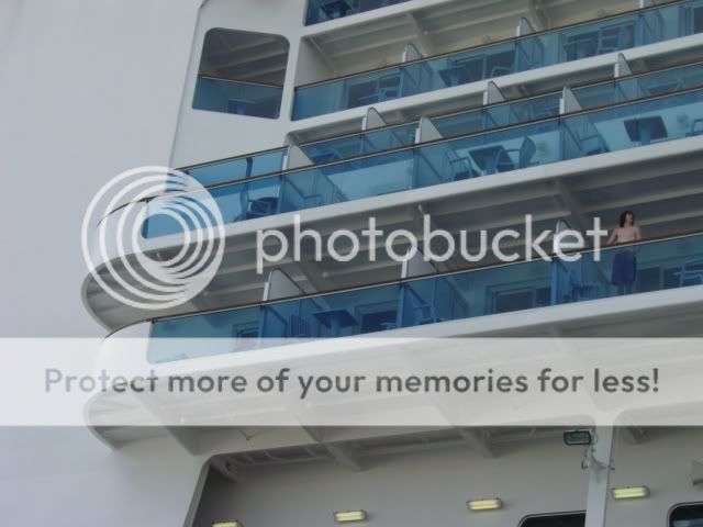 Emerald Princess Cruise Ship Starboard Side Upper Decks Balconies Princess  – Stock Editorial Photo © EWYMedia #555675096